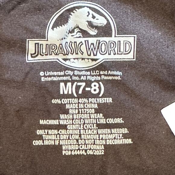 New Jurassic World Long Sleeve Graphic Tee Shirt Small 6/6x - Picture 3 of 3